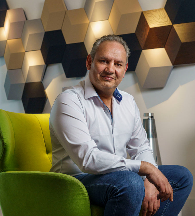 Karim Sfeir <br><br>Directeur et conseiller spécialisé Bang & Olufsen, chez Kébecson depuis 2008